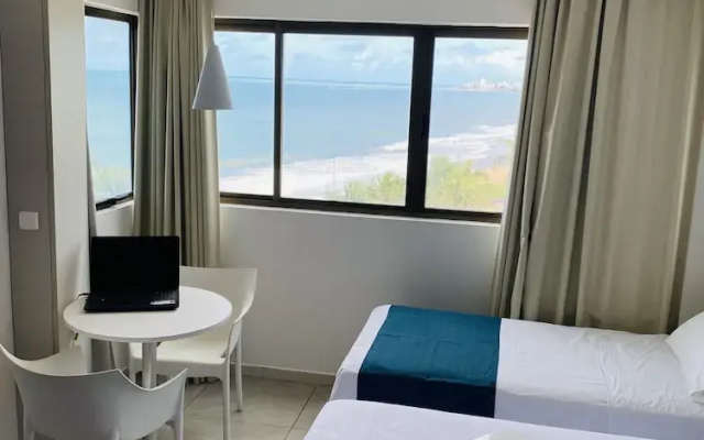 Ritz Suítes Flat de Temporada beira mar
