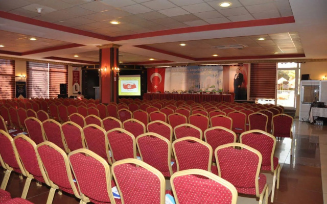 First Class Hotel