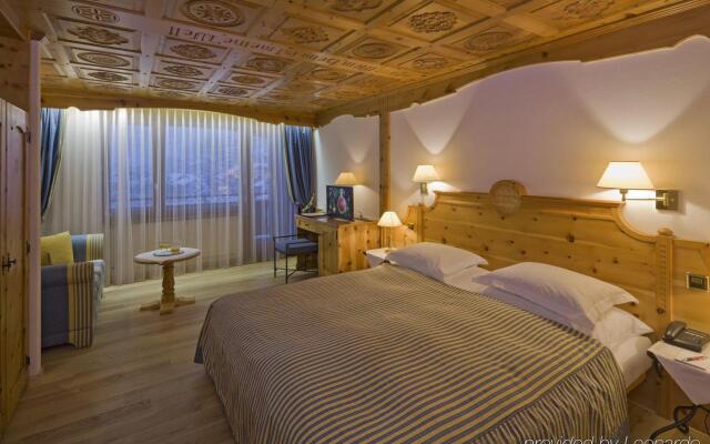 Swiss Alpine Hotel Allalin