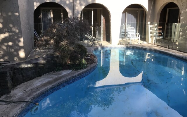 Bush Villa Swimming Pool
