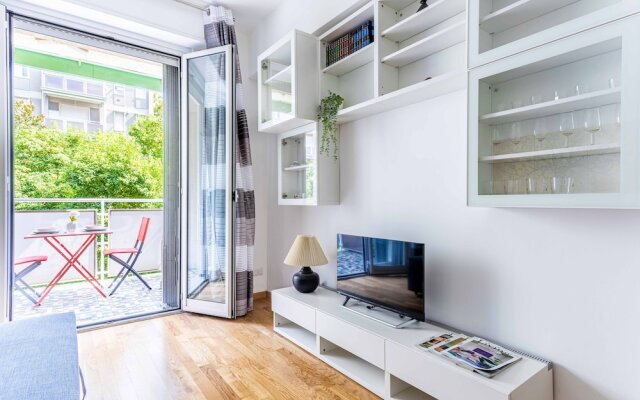 JOIVY Adorable Flat W/ Balcony