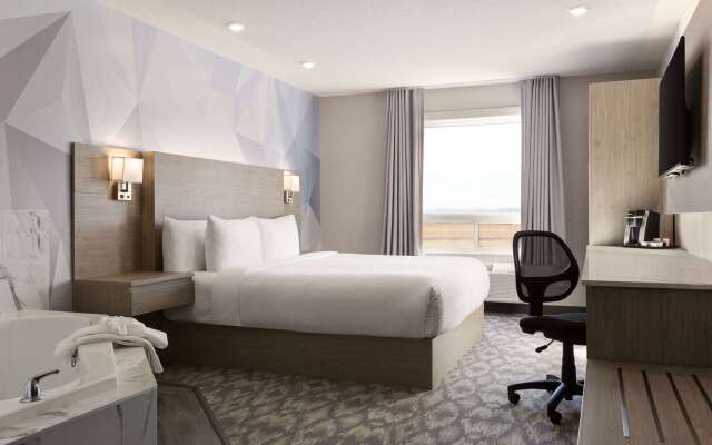 Days Inn by Wyndham Calgary North Balzac