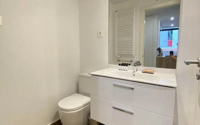 w Bright 2BR w Sunny Terrace in Chueca