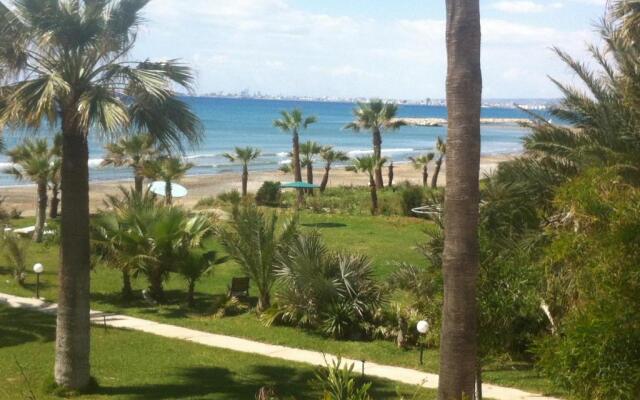 Sandy Beach Apartment 13