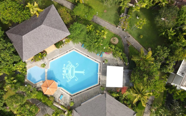 Palm Beach Hotel Bali