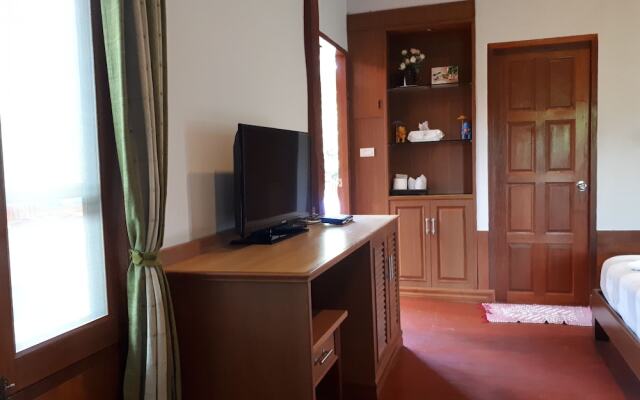 Baan Suansabaijai Resort