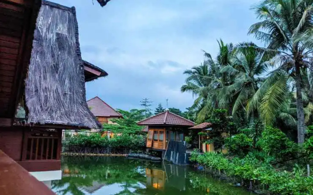 Woody Villa