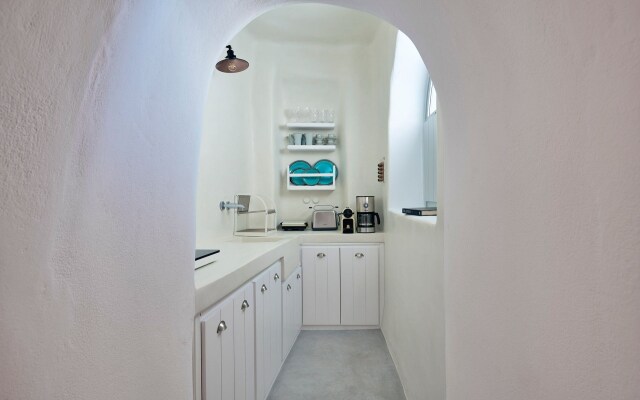 Cave Suite Oia