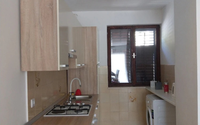 Comfort Apt.w.balcony Near Beach,marjan and Center