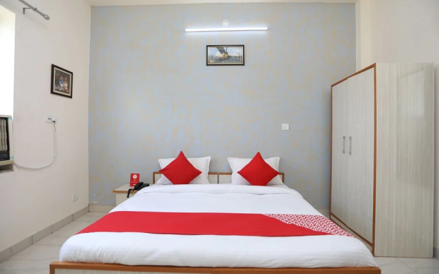 Oyo 17291 Shree Ram Palace