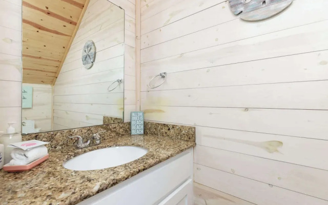 Resort Pool & Pet Friendly Sleeps 9