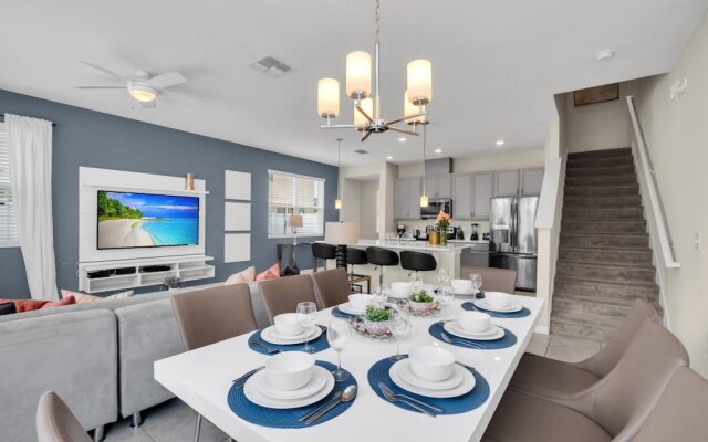 Comfy House at Compass Bay Cb102