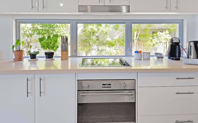 Top 1 Sunshine Beach Family Retreat