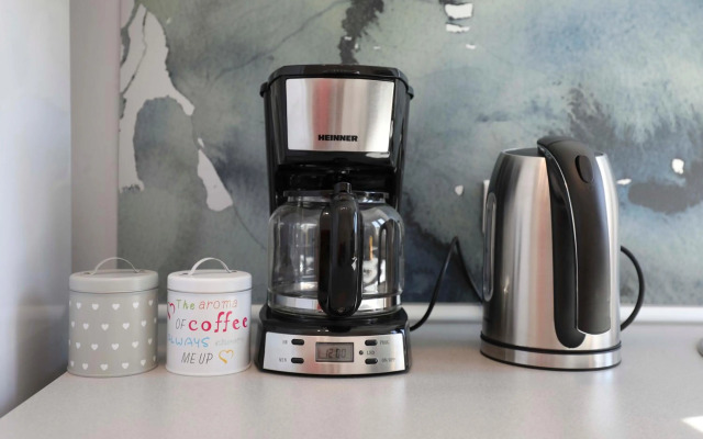 Victoria Avenue Apartment