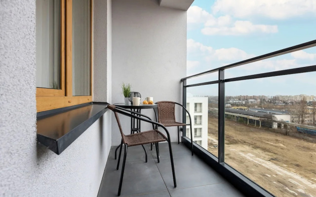 8th Floor Apartment in Warsaw by Renters