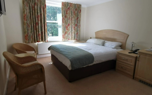 The Grove Hotel