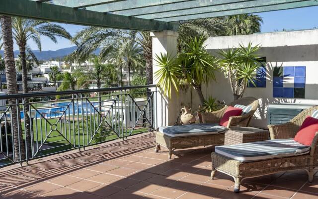 LCR4 - Large 3 bed apt close to beach, port