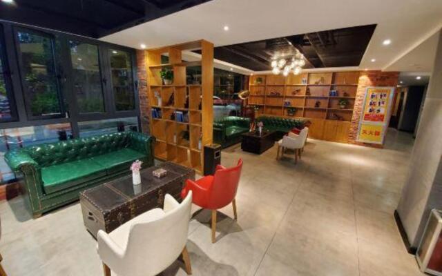 James Joyce Coffetel (Qingdao Pijiu Street, Zhongshan Park)