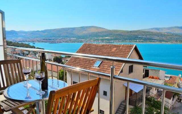 Apartments Mandaric