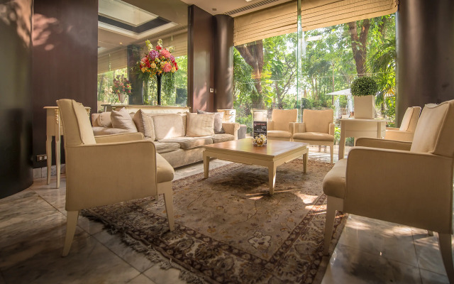 Pantip Suites