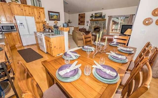 1884 Bakersfield 5 Bedrooms 4 Bathrooms Home