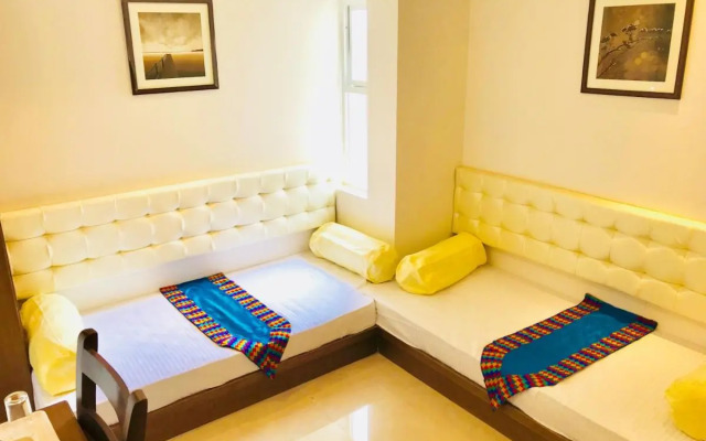 Regalia Inn & Suites