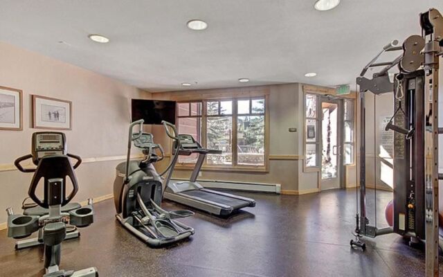 Tucker Mountain at Center Village by Copper Mountain Lodging