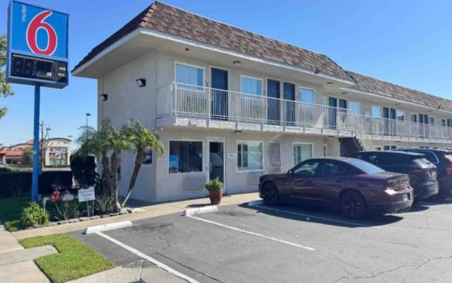 Motel 6 Ontario, CA - Airport