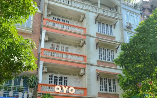 OYO 296 Amely Hotel
