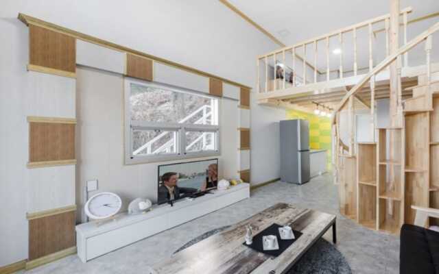 Yeosu Feeling Pension