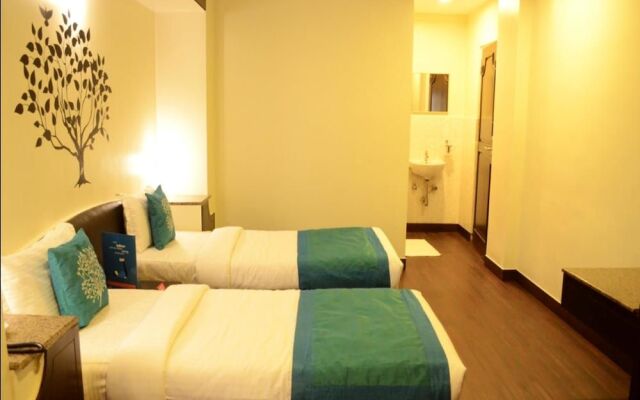 OYO 2161 Hotel Ashray