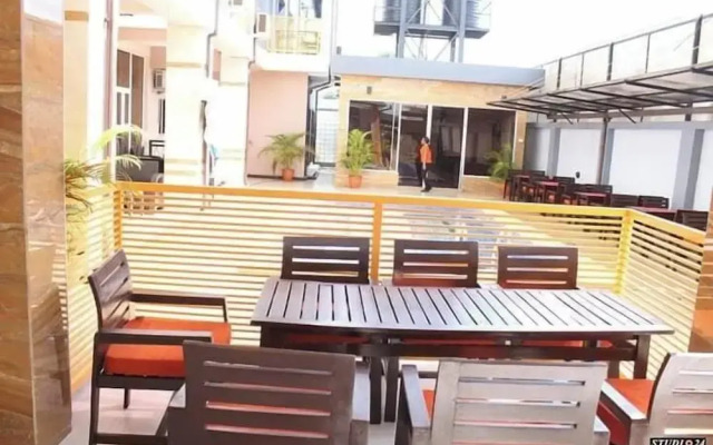 Mg Way Hotel