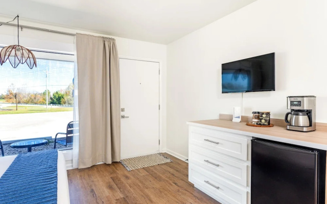 St. Clair Motor Lodge