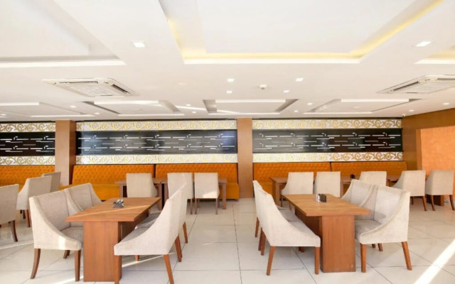 Hotel Lrc By OYO Rooms