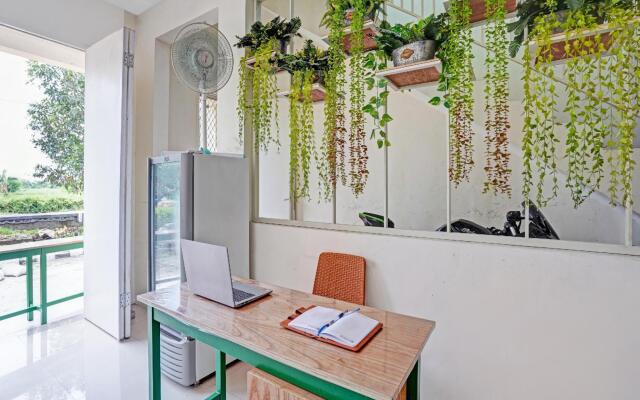 OYO 90794 Kostel Bunda Waru Syariah