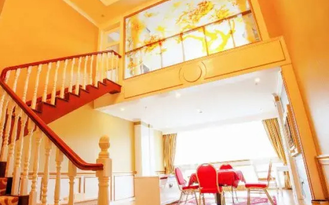 Oriental Crown Holiday Hotel