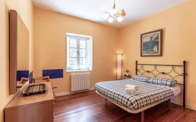 Antigua casa de escritor junto a la playa