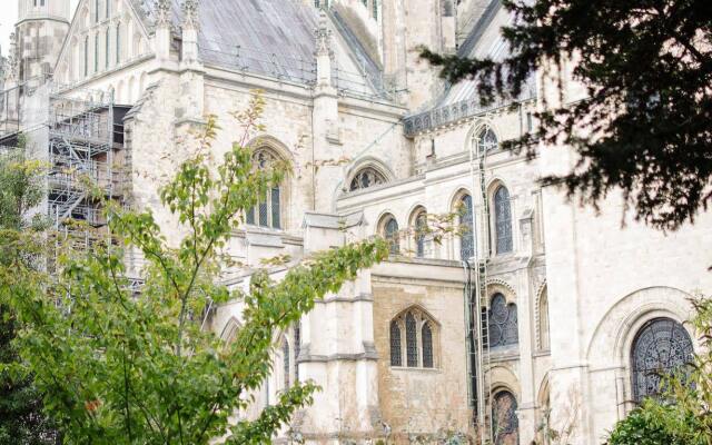 Canterbury Cathedral Lodge