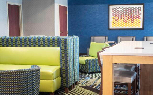 Holiday Inn Express & Suites Charlotte-Concord-I-85, an IHG Hotel