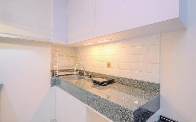 Cozy And Clean 2Br At Transpark Cibubur Apartment