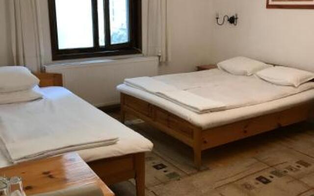 Toni's Guest House