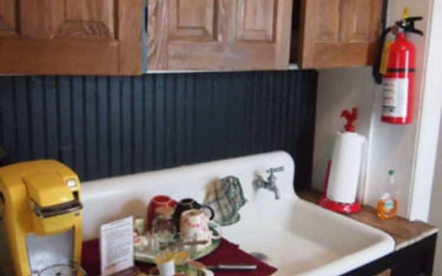 The Maid's Quarters Bed Breakfast & Tearoom