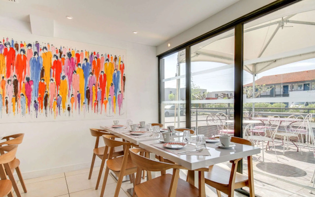 Brit Hotel Porte d’Espagne