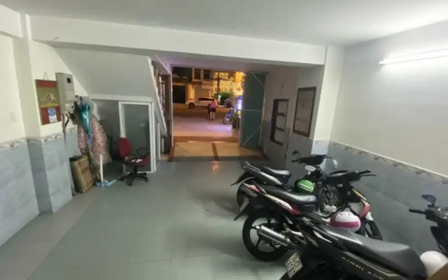 OYO 1168 Elly's Home 2