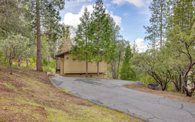 Serene Groveland Cabin Rental Near Yosemite!
