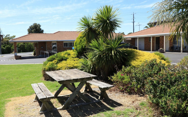 Quays Motel San Remo