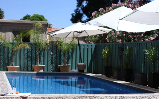Adelaide International Motel