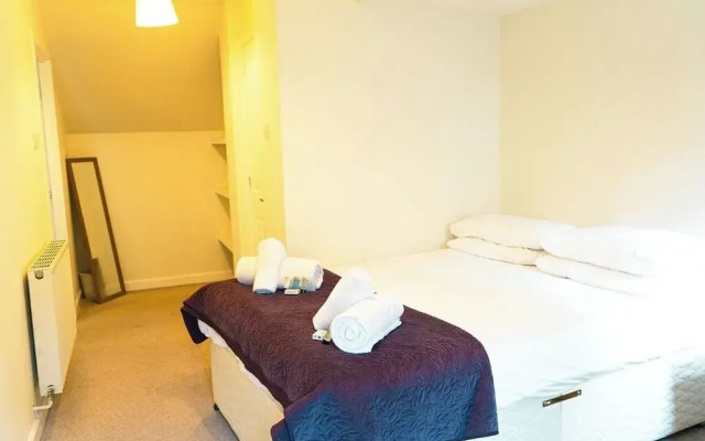 JOIVY Adorable Flat Near Fountain Park W/ Parking