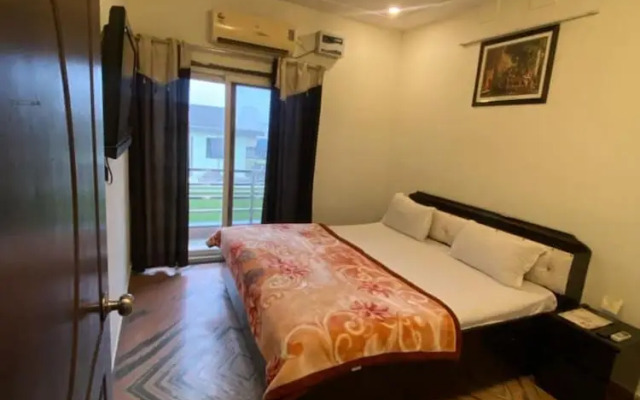 11Flowers Service Apartment By GRB