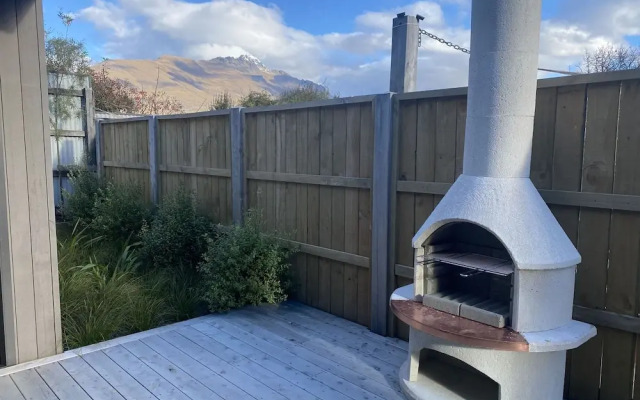 Central Queenstown Villa & Spa